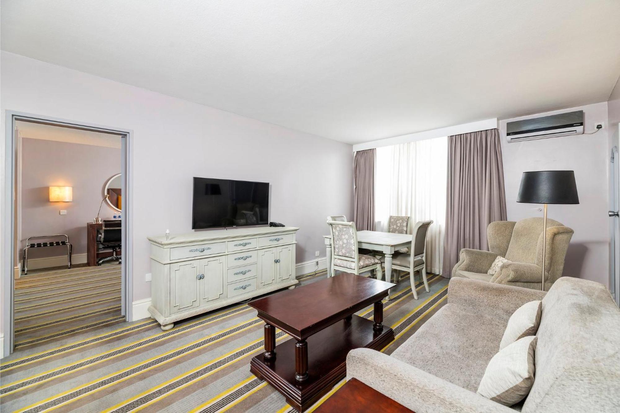 Holiday Inn - Mutare By Ihg Dış mekan fotoğraf