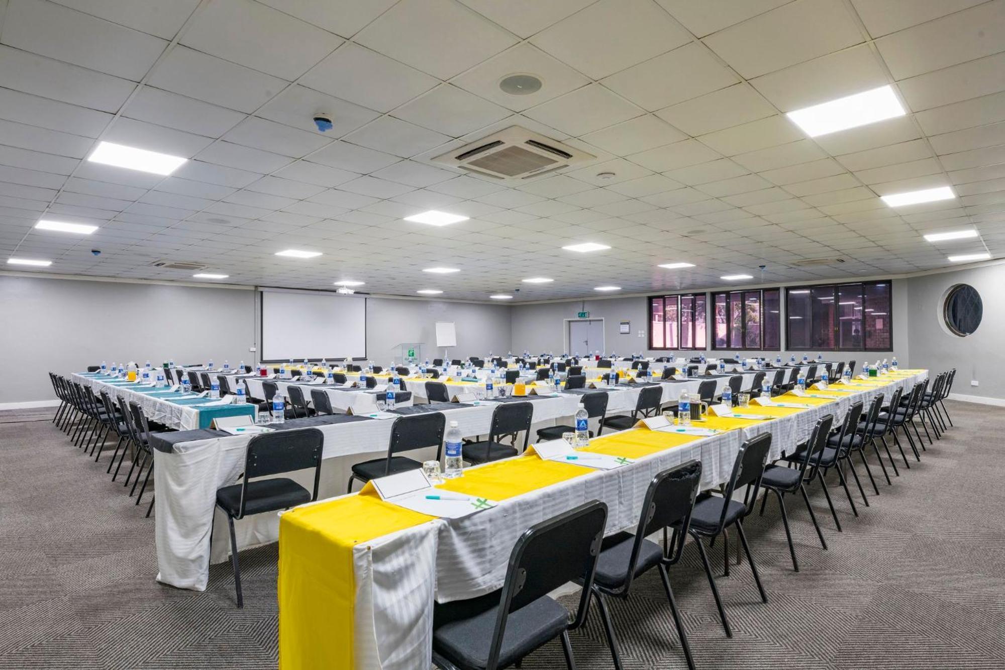 Holiday Inn - Mutare By Ihg Dış mekan fotoğraf